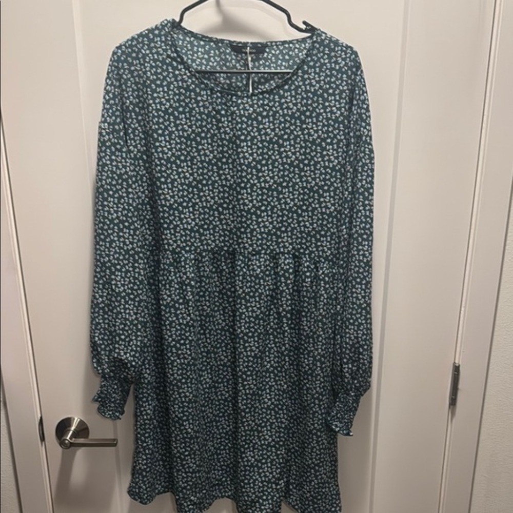 🆕 Beautiful Floral Lightweight Long Sleeve Dress. XL. NWT!!💥💥